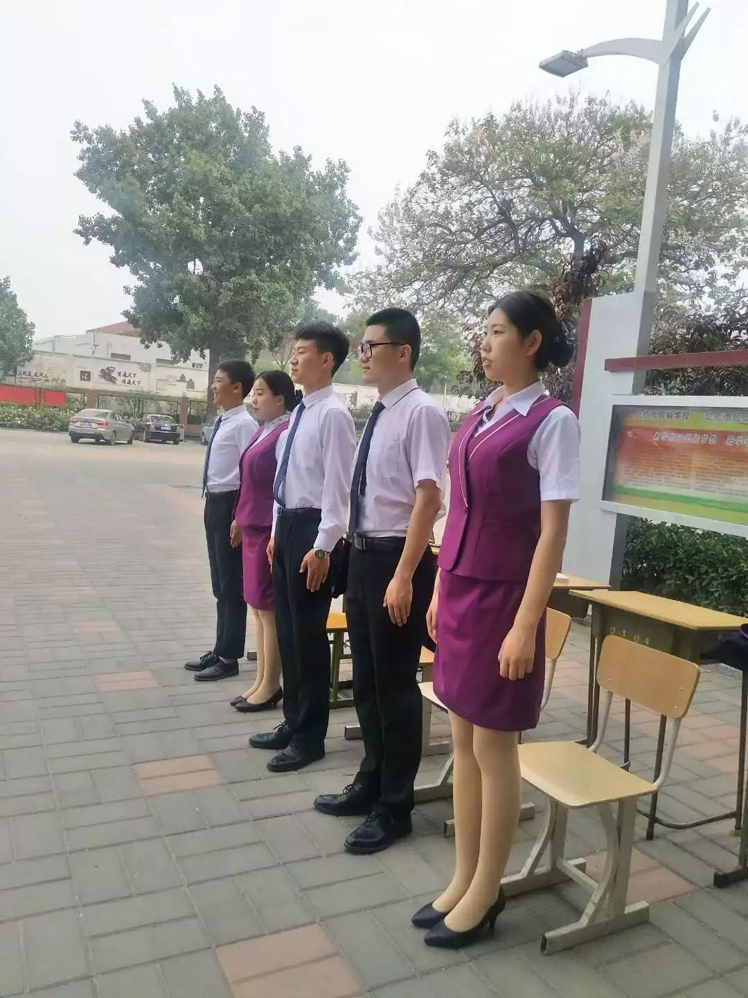 學校禮儀隊 行為的榜樣，顏值的擔當，餐廳服務的典范